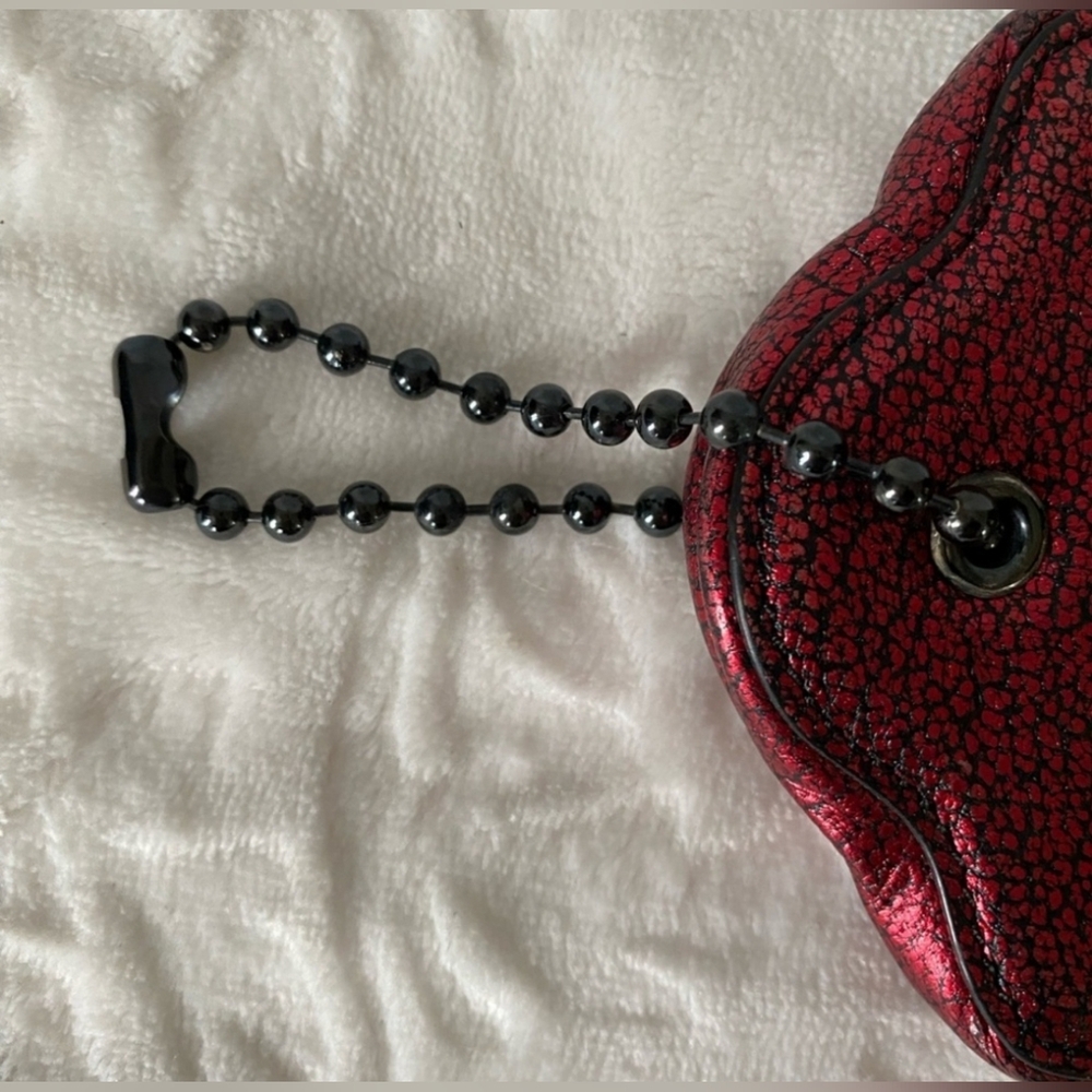 COACH Hangtag ULTRA RARE Wristlet in Metallic Leather Red - Picture 4 of 6